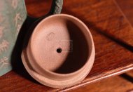 《井欄》中國井欄紫砂壺工藝美術師正品宜興手工茶壺段泥外部粉綠泥壺