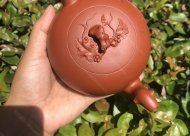 樹樁葡萄壺；朱泥380CC