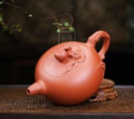《壽桃》宜興紫砂壺助理工藝美術師手工刻繪紅皮龍泡茶壺具