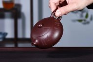 《扁西施》宜興紫砂壺高級工藝美術(shù)師手工紫茄泥西施泡茶壺茶具