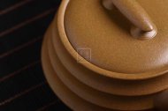 《步步高升》宜興紫砂壺工藝美術(shù)師手工黃金段茶壺