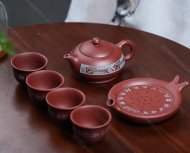 爆竹聲中一歲除，春風送暖入屠蘇 【