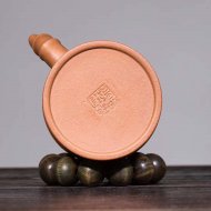 《竹節(jié)提梁》宜興助理工藝美術(shù)師工內(nèi)壁章紫砂壺實力派范玲家藏段泥提梁